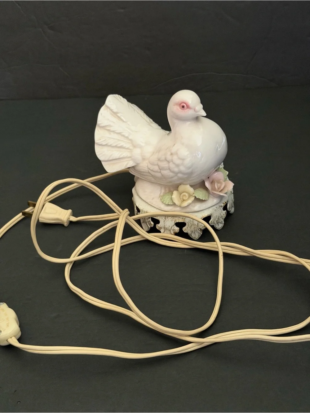 VTG Porcelain Dove Tabletop Night Light Bird Small Lamp 4,5x5”